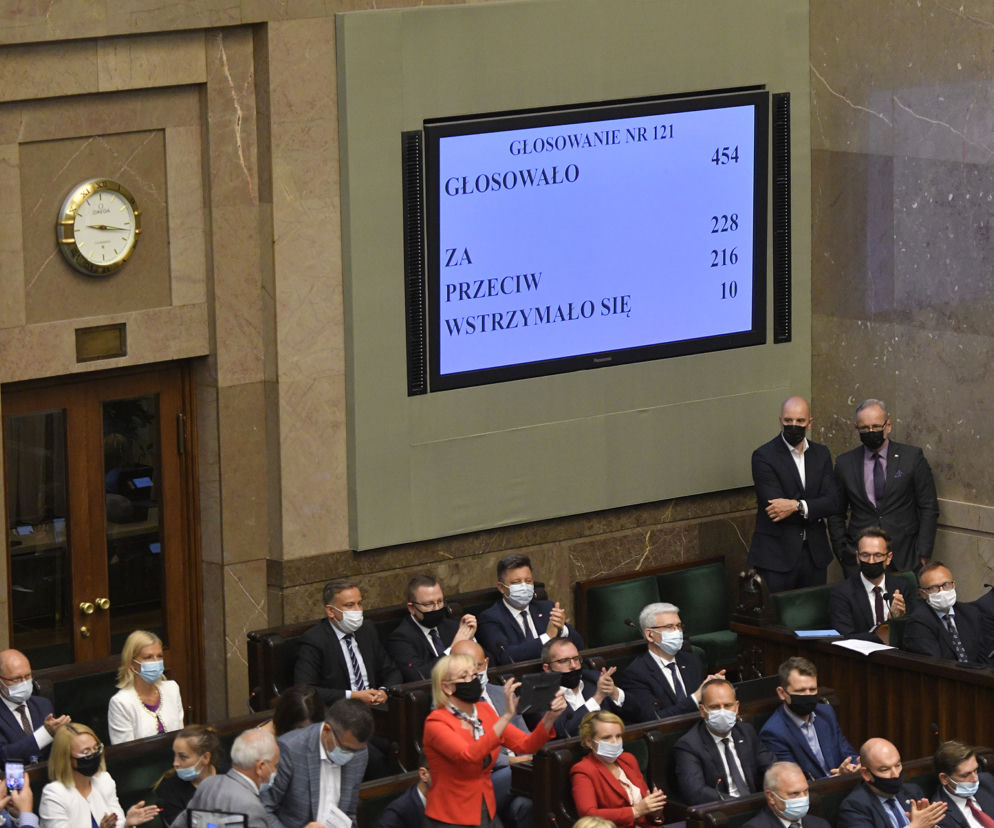 Reasumpcja głosowania w Sejmie Wojna o TVN trwa