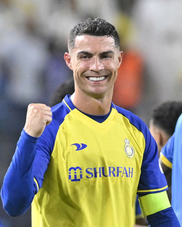  Cristiano Ronaldo kontra Grzegorz Krychowiak w meczu Al-Nassr - Al-Shabab 