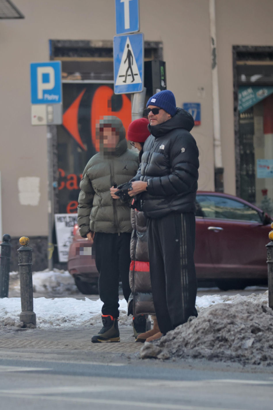 Tomasz Karolak  i Viola Kołakowska na spacerze