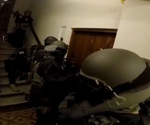 SEKS ZA PIENIĄDZE w krakowskich mieszkaniach. Na szczycie gangu 47-latek z Krakowa wraz z żoną! SPEKTAKULARNA AKCJA POLICJI