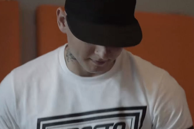 KaeN bez maski pokazuje kulisy swojej pracy! [VIDEO]