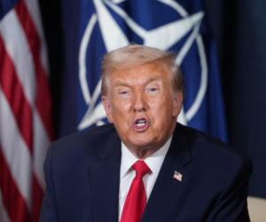 Tajemniczy znak na ręce Trumpa! Rzeczniczka tłumaczy