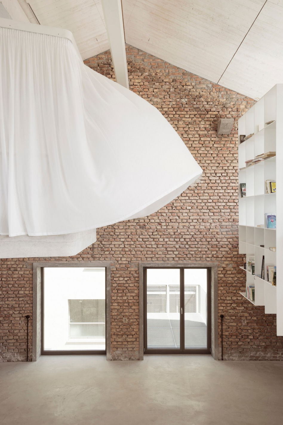 Loft w Hali Czołgów