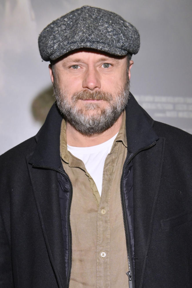 Leszek Lichota dopiero co ogłosił rozstanie. Teraz na czerwonym dywanie pozował u boku pięknej blondynki. To znana stylistka