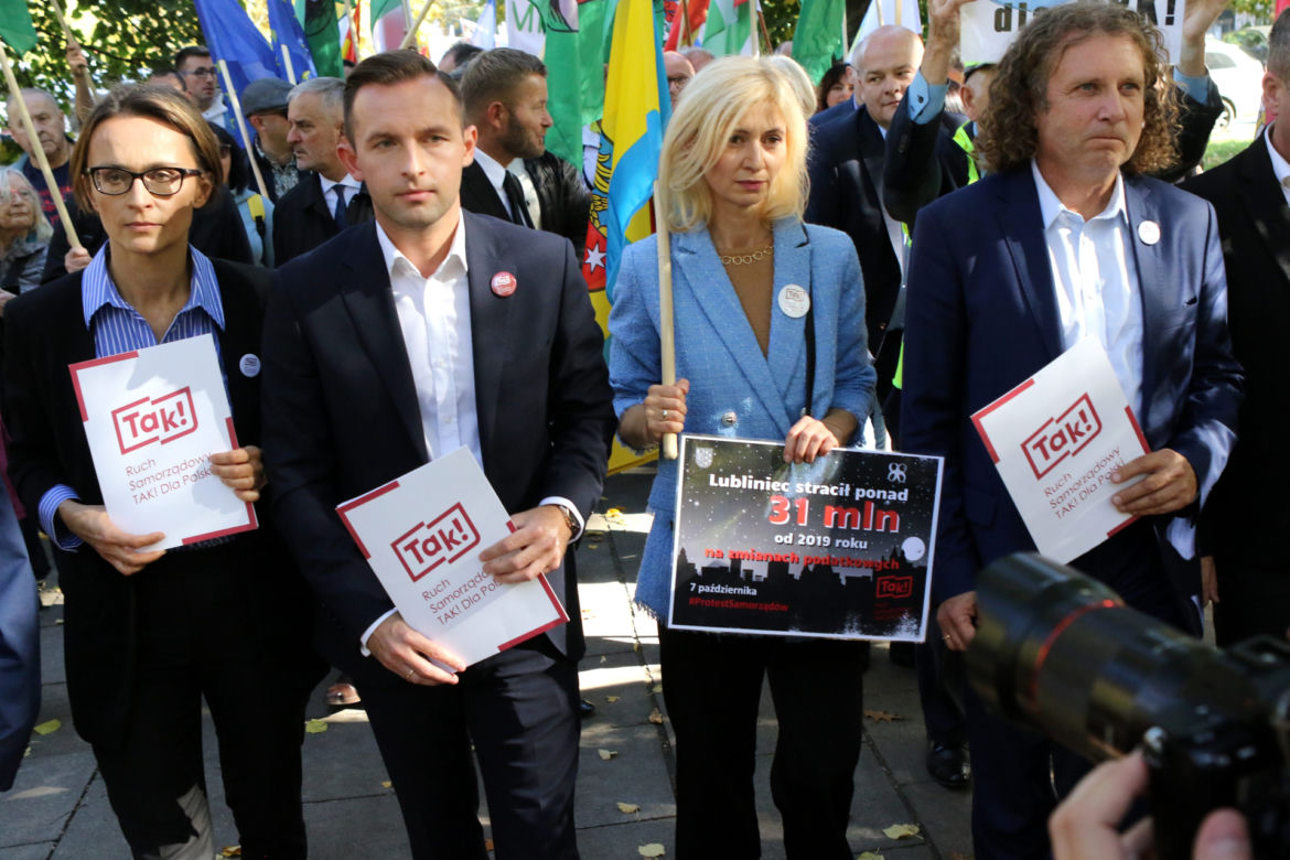 Warszawa. Samorządowcy protestowali w sprawie wysokich cen energii. „Jeśli sobie nie radzicie, oddajcie władzę!”
