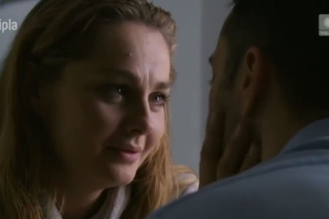 Przyjaciółki 4 sezon odc. 50. Inga (Małgorzata Socha), Szymon (Filip Bobek)