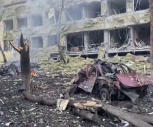   Zniszczony po rosyjskim nalocie sierociniec i szpital położniczy w Mariupolu
