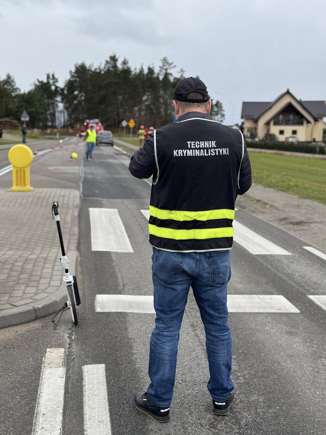 Potrącenie dwóch 15-latek na przejściu dla pieszych. Jedna z nich trafiła do szpitala śmigłowcem