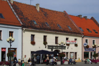Zachwyca nie tylko rynkiem, ale też unikatowymi kościołami. To jedno z najpiękniejszych miast w woj. śląskim