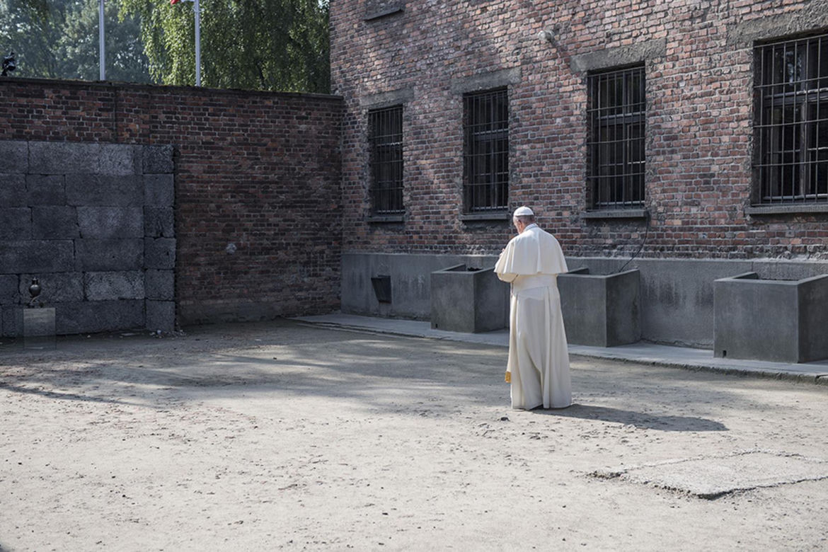 Papież na terenie obozu Muzeum Auschwitz-Birkenau - 29 lipca 2016 r.