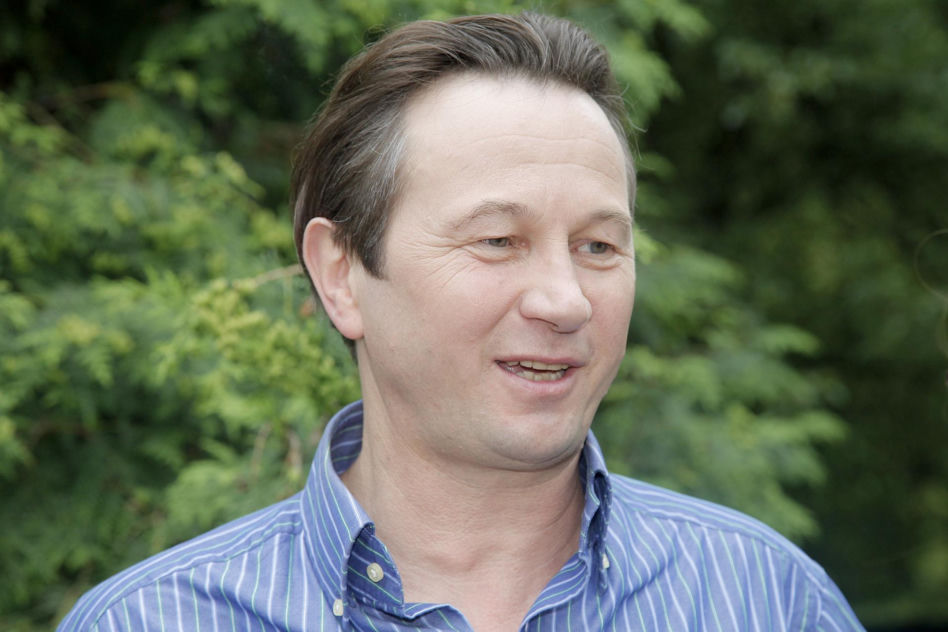 Piotr Cyrwus kiedyś i dziś. Tak przez lata zmieniał się aktor znany z roli Ryśka w "Klanie"