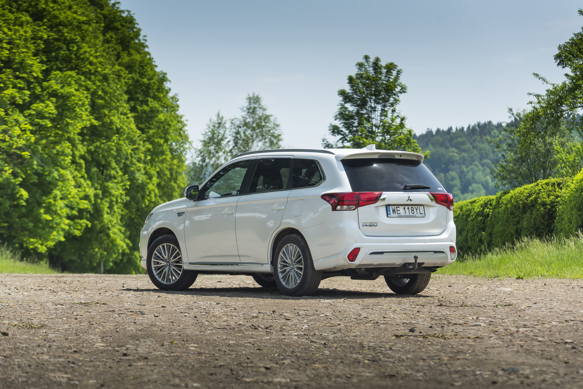 Mitsubishi Outlander PHEV 224 KM Instyle Plus 4WD S-AWC