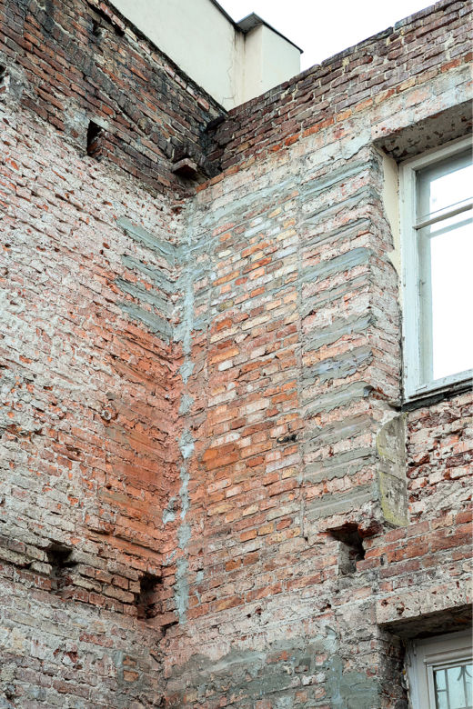 Naprawa pęknięć murów ceglanych