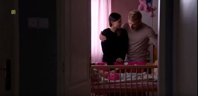 M jak miłość, Iza (Adriana Kalska), Artur (Tomasz Ciachorowski)