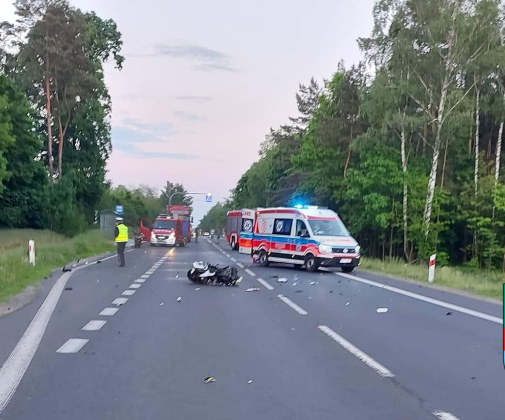 Karolewo. Jeden nie żyje, drugi ciężko ranny! Potworne zderzenie dwóch motocyklistów na DK nr 10! [ZDJĘCIA]