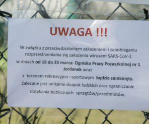 Kolejne dzielnice zamykają place zabaw