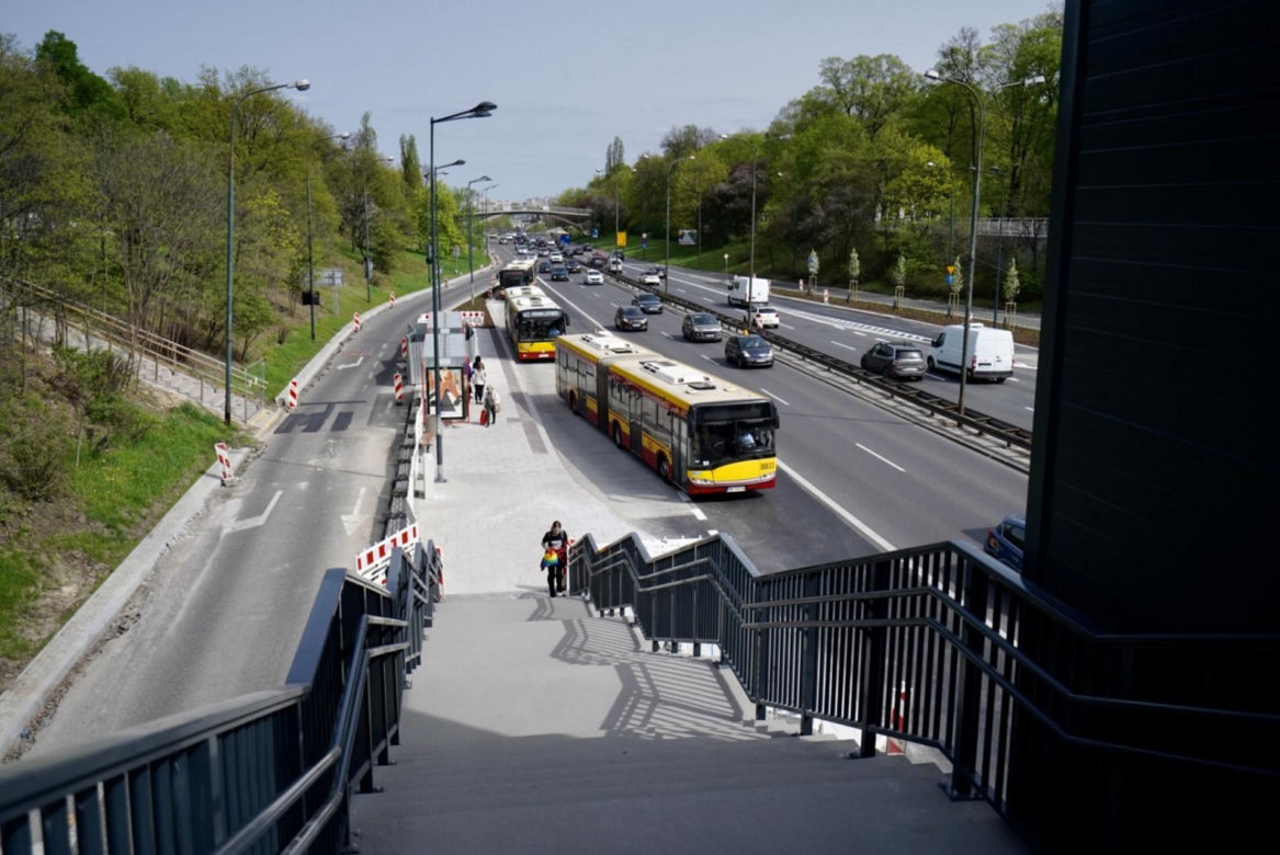 Kiedy uruchomią nowe windy na Placu Na Rozdrożu? 