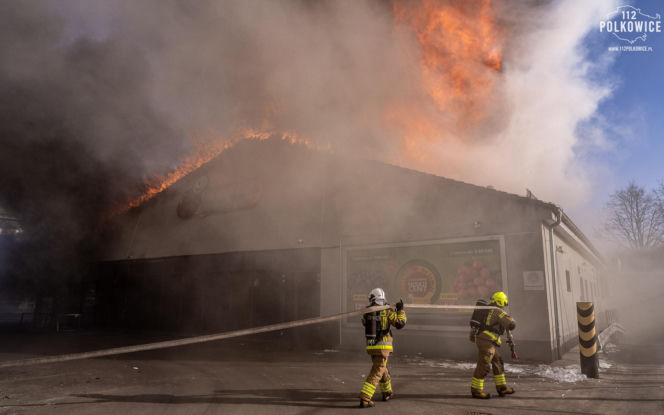 Pożar całodobowej Biedronki. „Materiał dowodowy uzasadnia wszczęcie śledztwa”