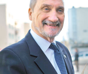 Macierewicz zbierał haki na Komorowskiego?