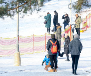 To najlepsza zimowa, darmowa atrakcja w Katowicach. Tłumy na torze saneczkowym