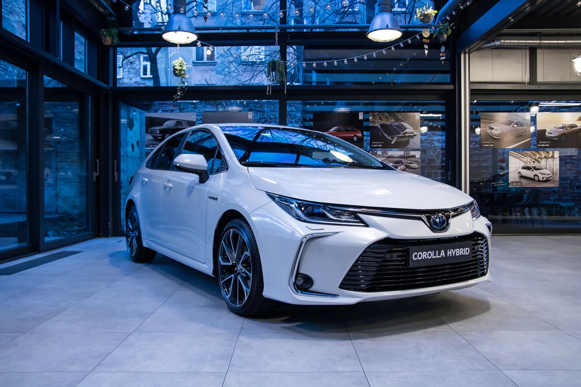 Toyota Corolla Sedan Hybrid