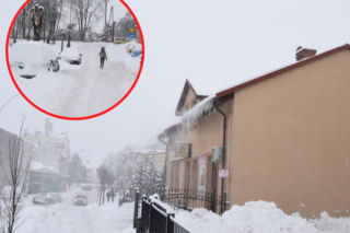 Piesi chodzą środkiem drogi! Podkarpacie sparaliżowane przez ŚNIEG [WIDEO, GALERIA]