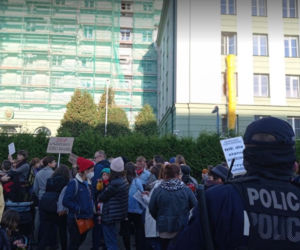 Warszawa: Trwa protest w obronie uchodźców