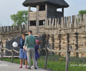 M jak miłość odc. 1158. Ala (Olga Frycz), Basia (Gabrysia Raczyńska), Paweł Zduński (Rafał Mroczek)