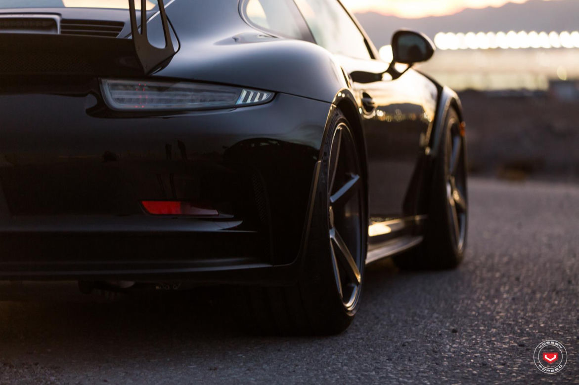 Porsche na felgach Vossen