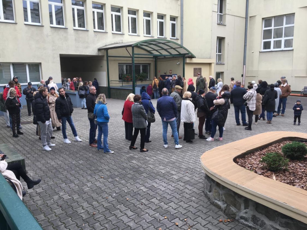 Wybory 2023. Sprawdź, ile osób pojawiło się w łódzkich lokalach wyborczych