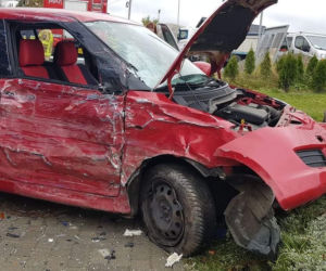 Koszmarny wypadek w Siołkowej. Suzuki staranowane przez ciężarówkę