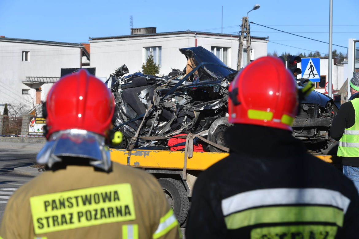Raper roztrzaskał sie na słupie