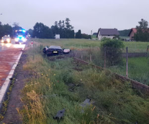 Ferrari rozbite na drodze krajowej nr 45 w Gaszynie 