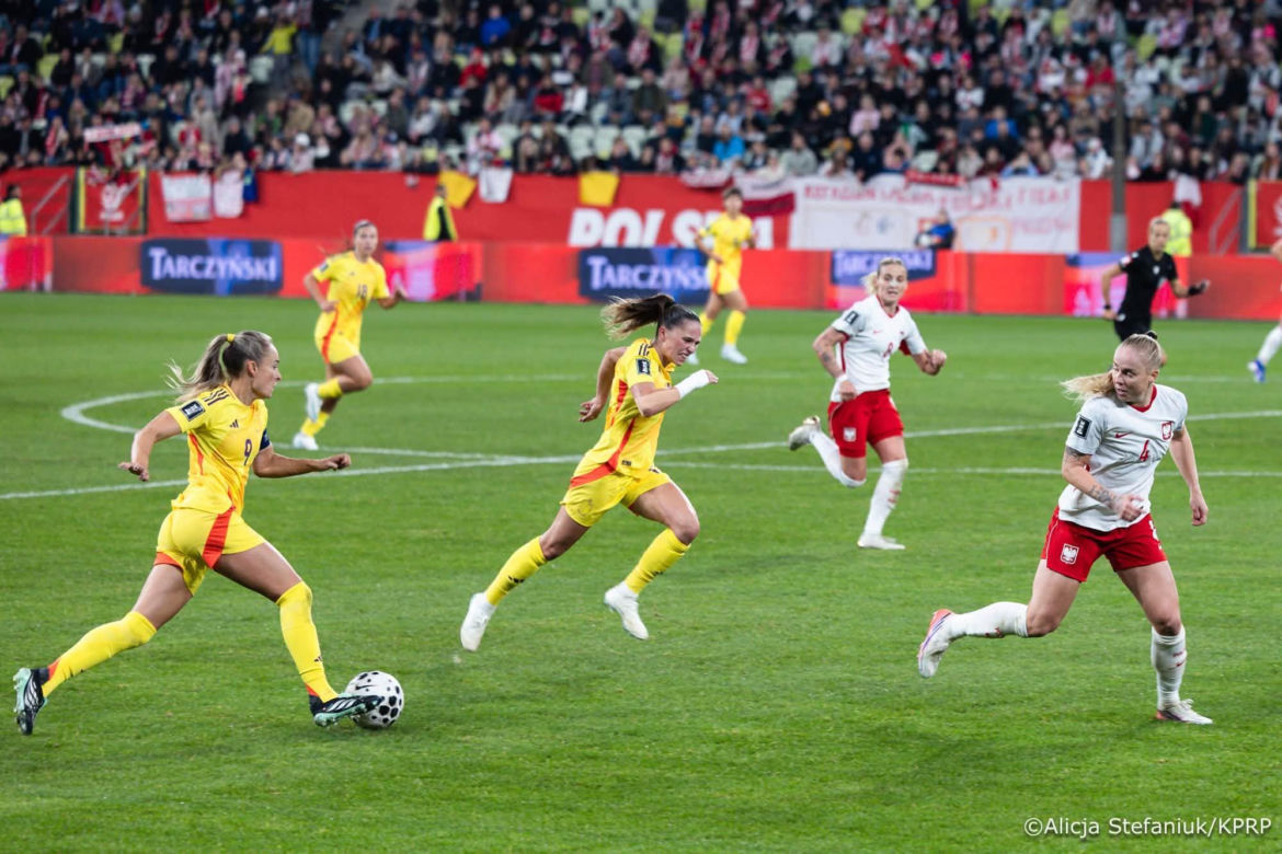 Marta Nawrocka na trybunach