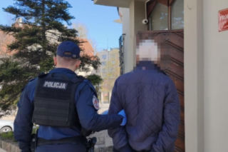 Senior z Gdyni przyłapany na gorącym uczynku. Oferował policjantom 5 tys. zł łapówki!