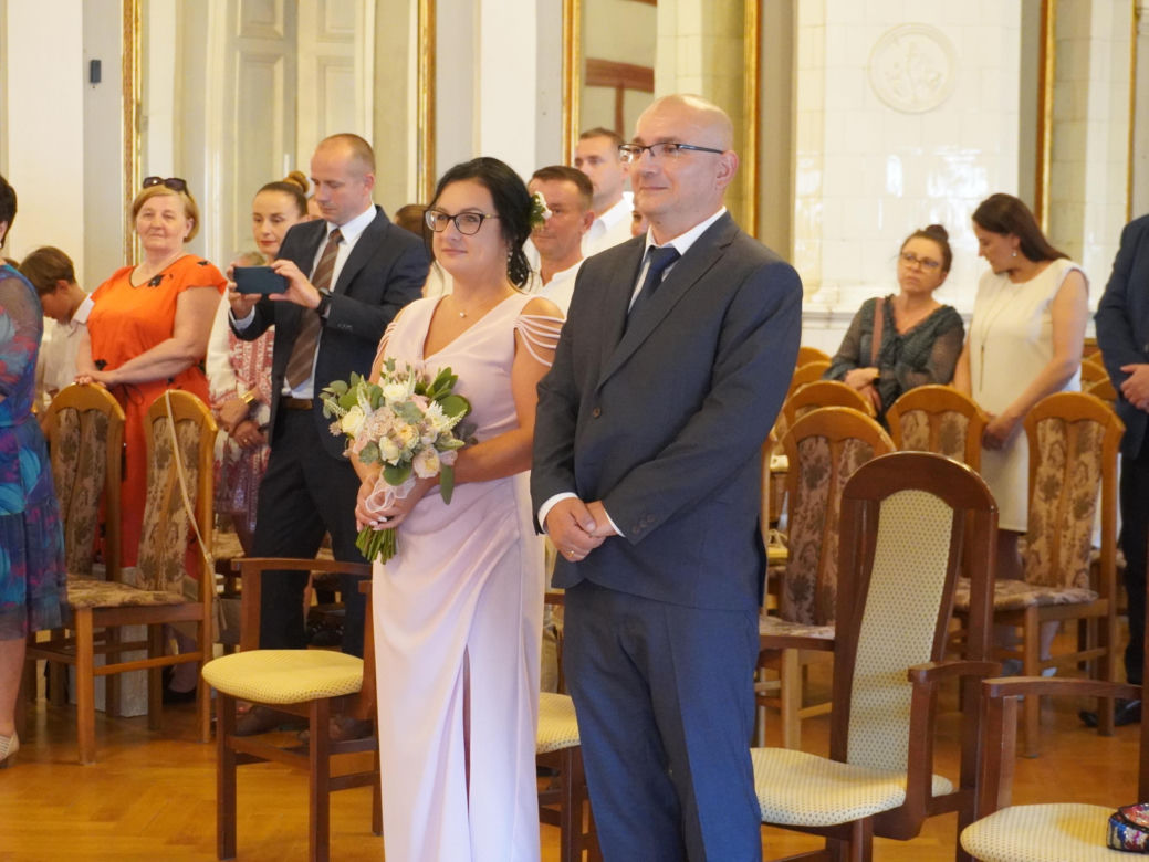 Prezydent Tarnowa udzielił ślubu. Anna i Mariusz powiedzieli sobie „tak” w Sali Lustrzanej