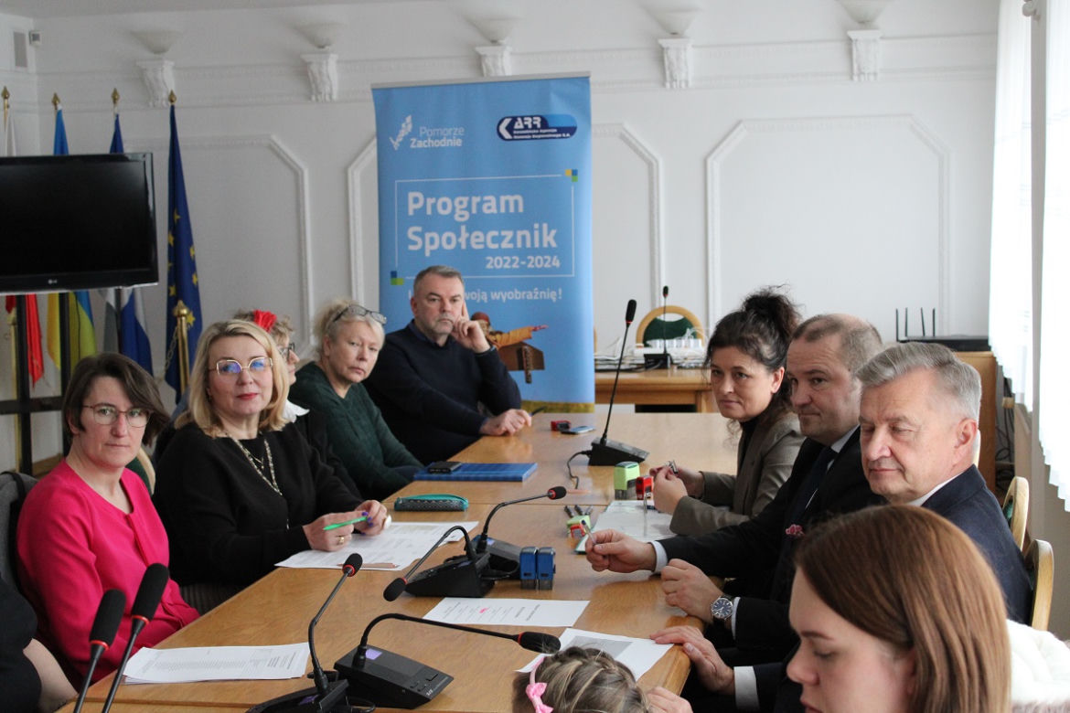 Podpisanie umów z Programu Społecznik w Połczynie-Zdroju