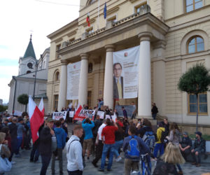 Maseczkom powiedzieli NIE! W Lublinie protestowali ci, dla których koronawirus to wymysł władzy.
