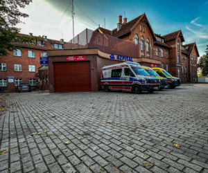Pacjent wypadł z okna szpitala w Mrągowie i nie przeżył. Sprawą zajmuje się prokuratura