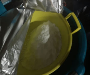 Akcja policji na łódzkim Polesiu. W mieszkaniu dilera znaleziono 6 kg amfetaminy i sprzęt do produkcji narkotyków