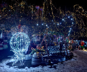 Dom bydgoskich Griswoldów znów rozbłysł. Powieśiliśmy 300 tysięcy lampek. Przygotowywaliśmy jej od lipca!