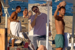 Mateusz Banasiuk zrzucił koszulkę i grzał umięśnione ciało w promieniach sopockiego słońca. Tylko spójrzcie!