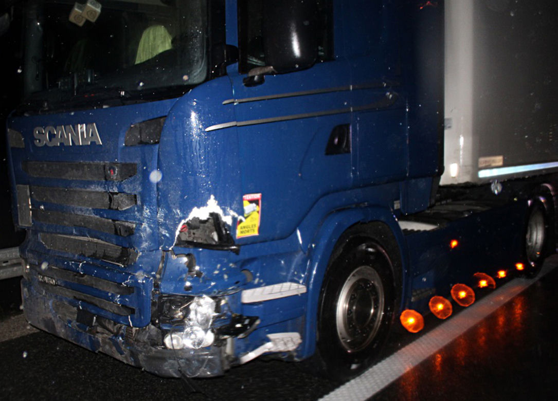 Potworny wypadek na A1 pod Włocławkiem! Jedna osoba nie żyje, dwie poważnie ranne [ZDJĘCIA].