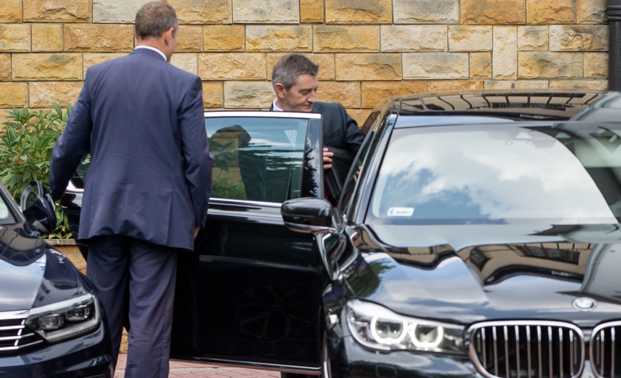 Marek Kuchciński w południe z domu jedzie do siedziby PiS