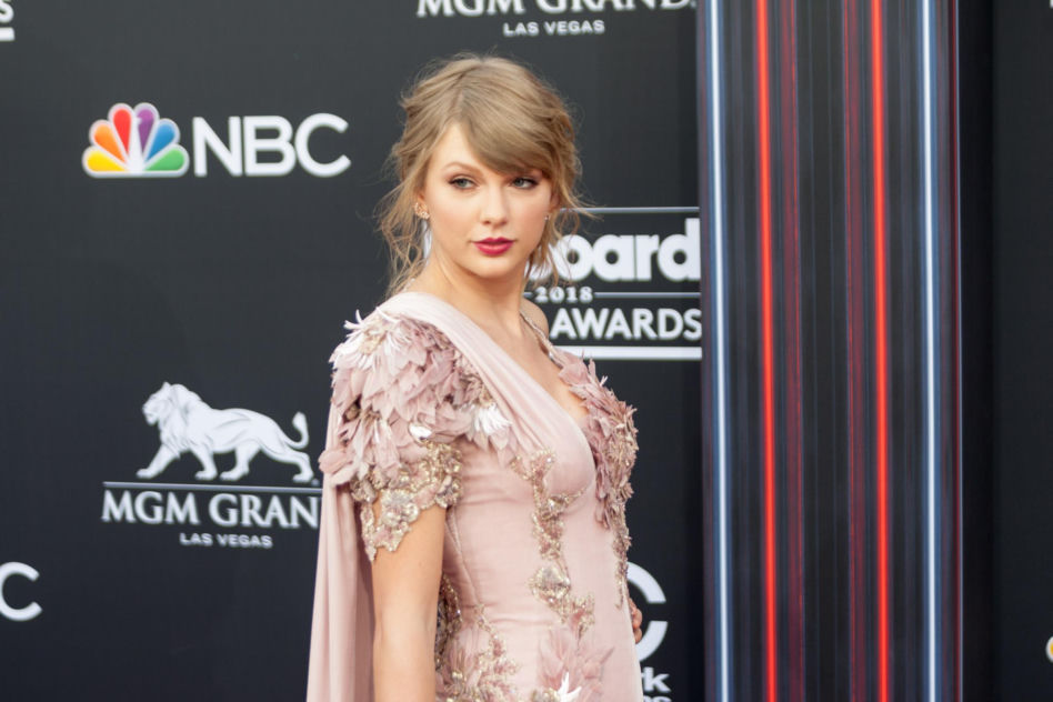 Tak Taylor Swift i Travis Kelce ogłosili, że są po ślubie. Ceremonii przewodził znany aktor!