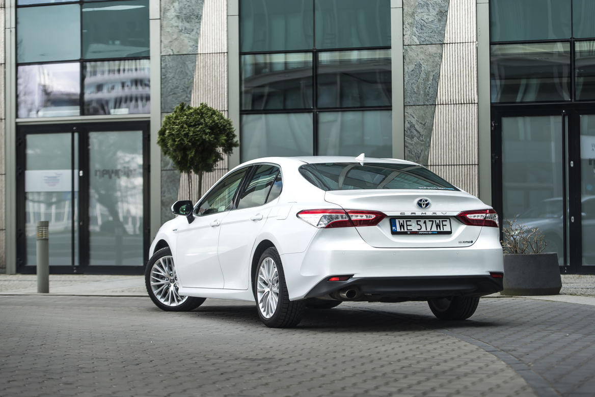 Toyota Camry 2.5 Hybrid 218 KM e-CVT Executive + VIP