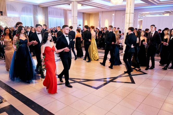 Studniówka siedleckiej Królówki 2026 - walc i polonez