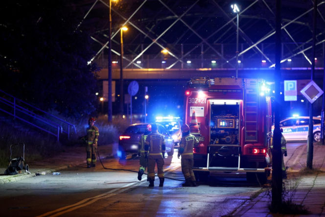 Wypadek w Krakowie. Nie żyją dwie osoby potrącone przez samochód na chodniku