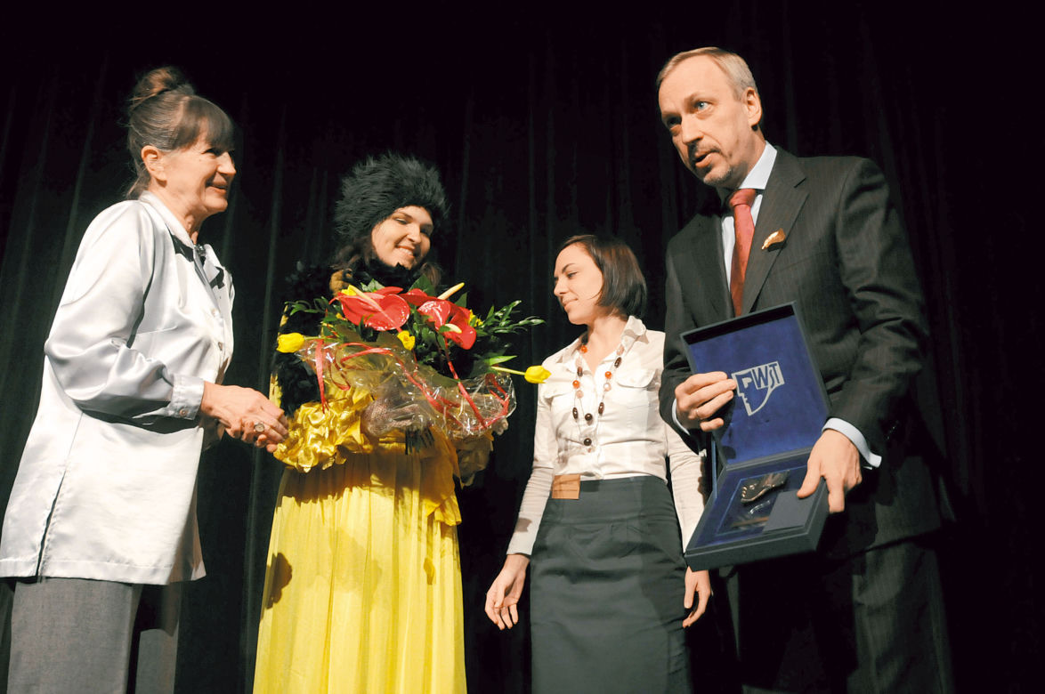 Polecą głowy za cieknący teatr?