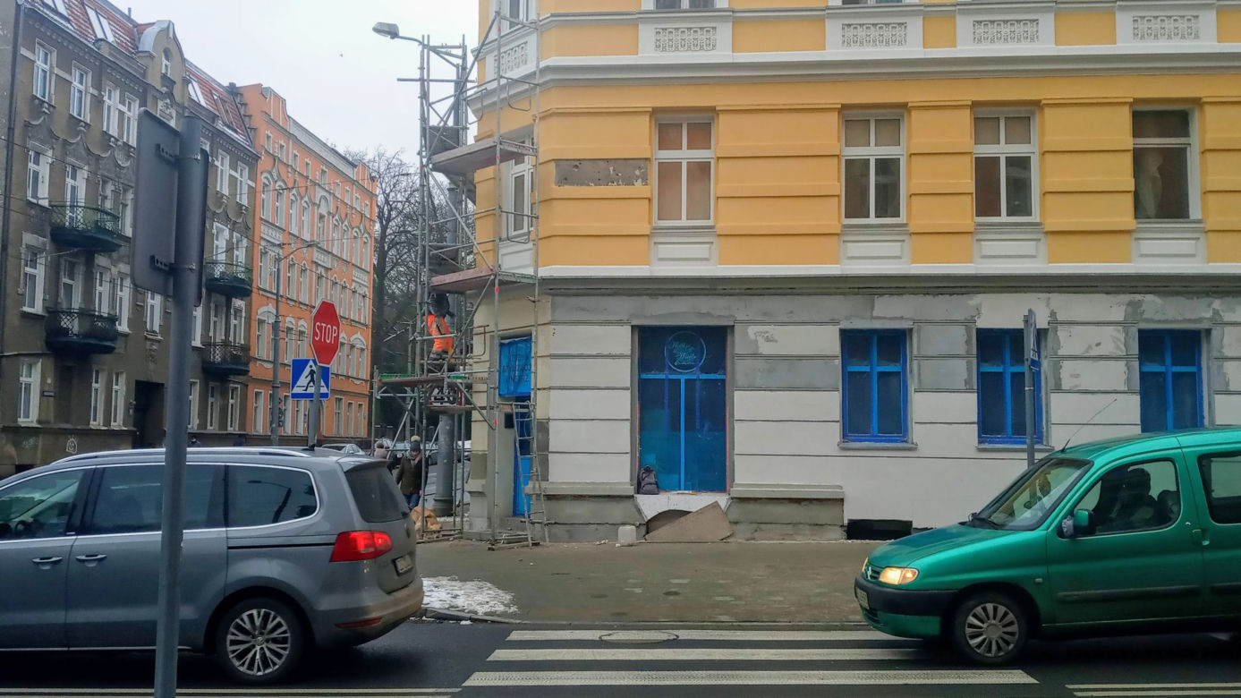 Kamienica u zbiegu ulic Niemierzyńskiej i Lenartowicza odzyskała dawny blask